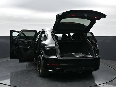 Used 2023 Porsche Cayenne GTS AWD/4WD image 43