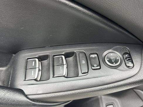 Used 2018 Honda Accord Sport image 11