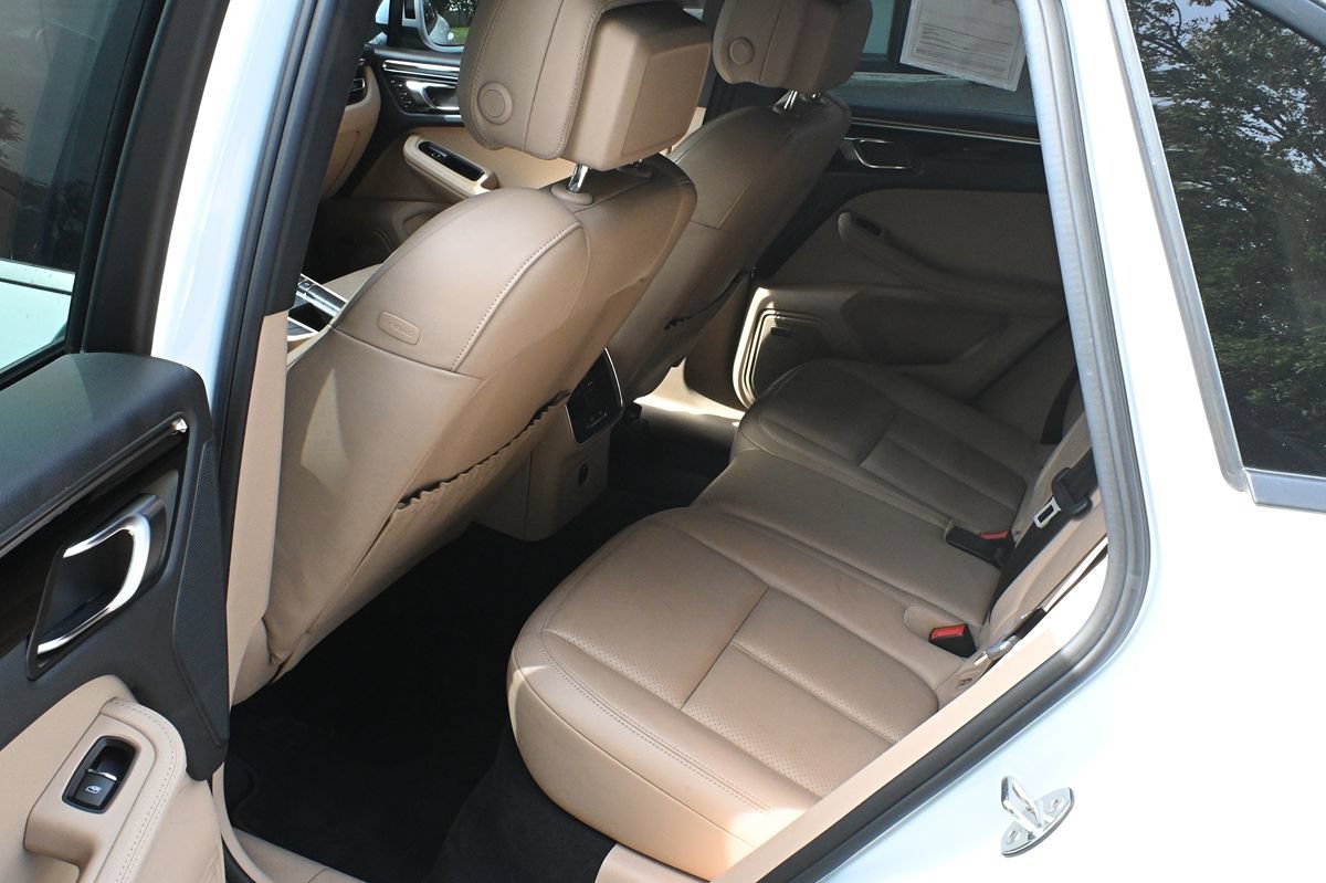 Used 2020 Porsche Macan AWD/4WD image 9