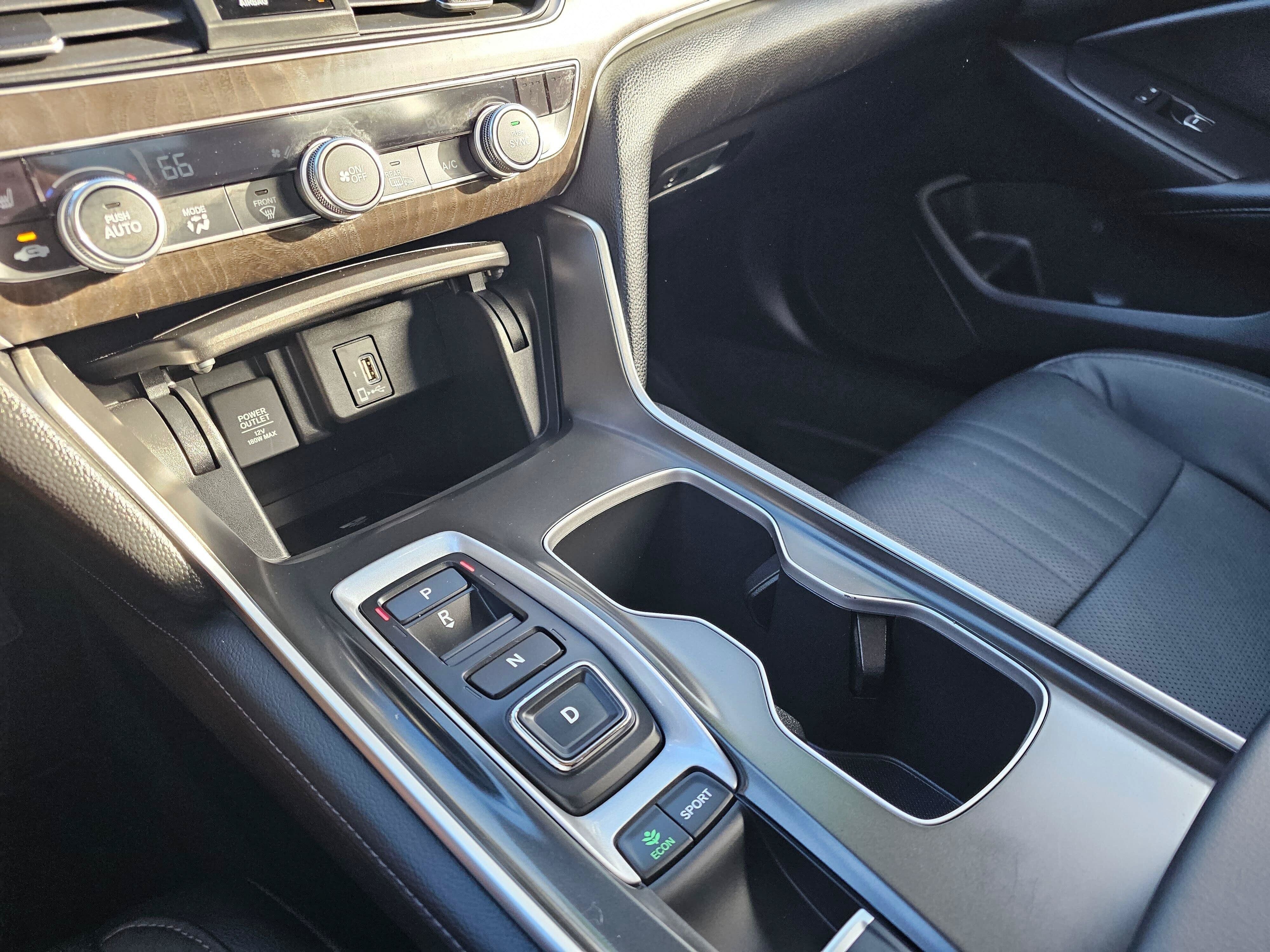 Used 2018 Honda Accord Touring image 30