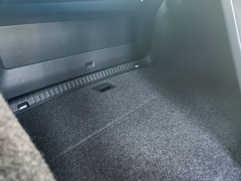 Used 2016 Volkswagen Tiguan SE image 25