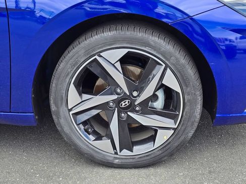 Used 2023 Hyundai Elantra Limited FWD image 9