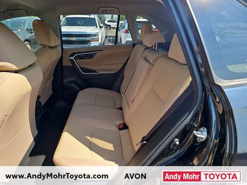 Used 2020 Toyota RAV4 LE AWD/4WD image 11