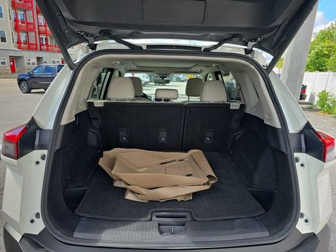 Used 2023 Nissan Rogue SV w/ SV Premium B Package AWD/4WD image 8