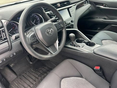 Used 2019 Toyota Camry LE FWD image 10