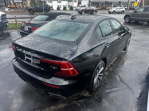 Used 2021 Volvo S60 T5 Momentum image 5