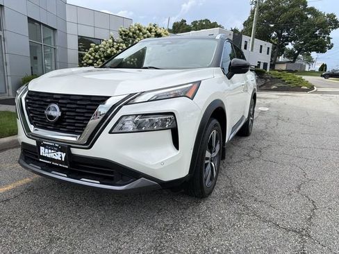 Certified 2023 Nissan Rogue SL w/ SL Premium Package AWD/4WD image 4
