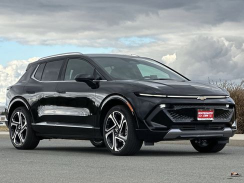 New 2026 Chevrolet Equinox EV LT image 2