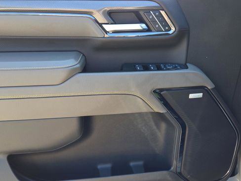 Certified 2025 Chevrolet Silverado 2500 ZR2 w/ Technology Package AWD/4WD image 19