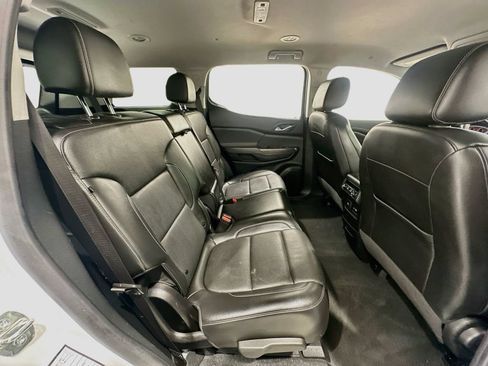 Certified 2023 GMC Acadia SLT AWD/4WD image 26