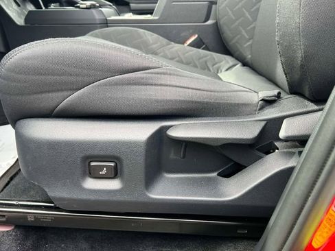 Certified 2025 Toyota Tacoma SR5 image 21