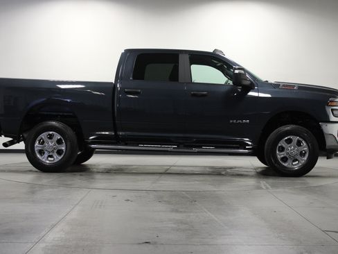 Used 2026 RAM 2500 Big Horn AWD/4WD image 3