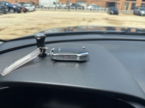 Used 2025 Kia Soul LX w/ LX Technology Package FWD image 21