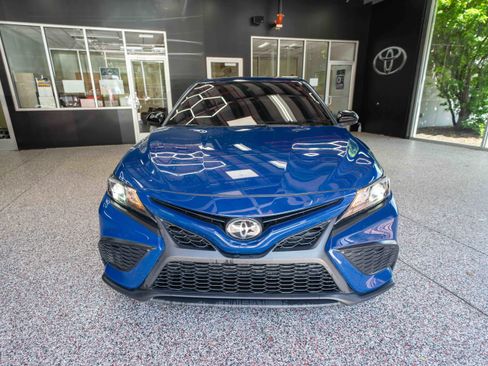 Used 2024 Toyota Camry SE FWD image 6