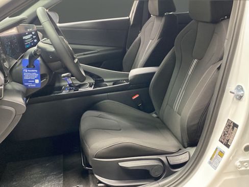 New 2026 Hyundai Elantra SEL FWD image 9