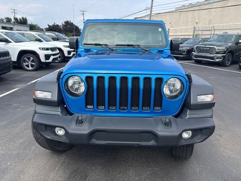 Used 2022 Jeep Wrangler Unlimited Sport AWD/4WD image 2