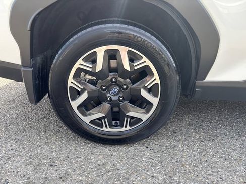 Certified 2025 Subaru Forester Premium AWD/4WD image 28