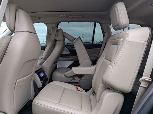 Used 2023 Lincoln Aviator Reserve w/ Equipment Group 201A image 29