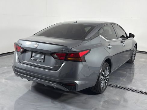 Used 2024 Nissan Altima 2.5 SV AWD/4WD image 5