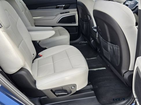 Certified 2024 Kia Telluride EX w/ EX Captain's Chair Package image 16