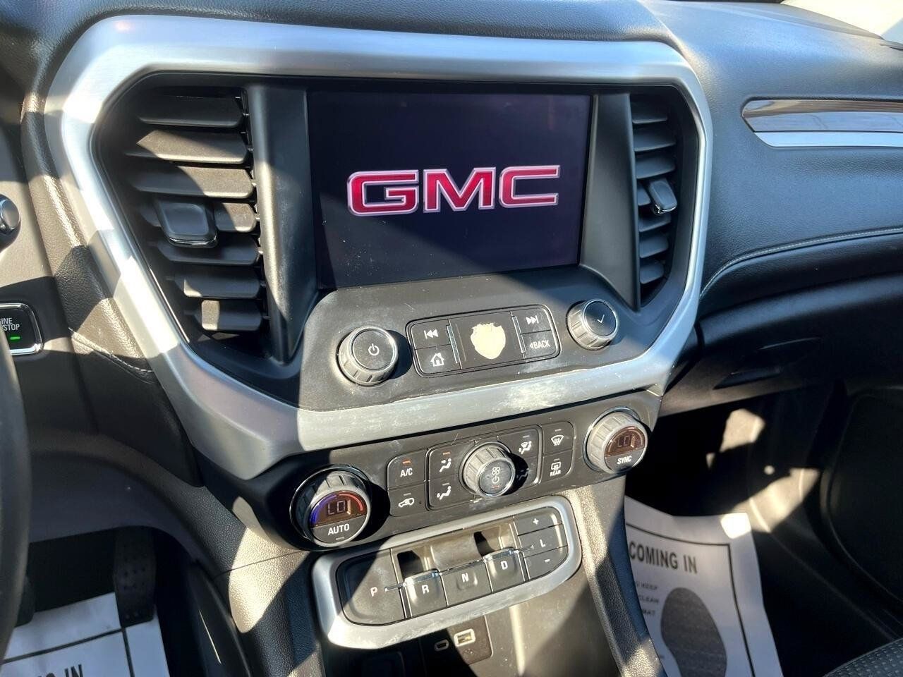 Used 2020 GMC Acadia SLE AWD/4WD image 18