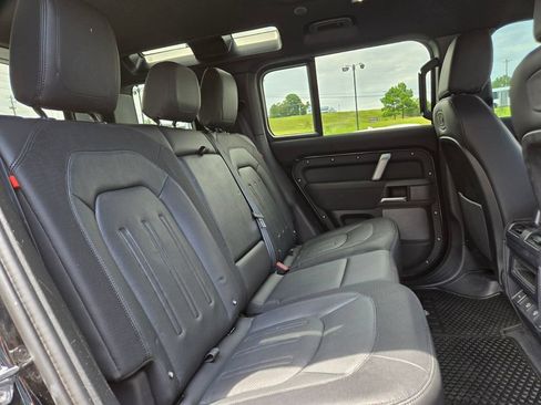 Used 2022 Land Rover Defender 110 X-Dynamic SE AWD/4WD image 18