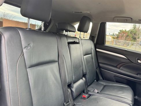 Used 2015 Toyota Highlander XLE image 14