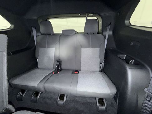 Used 2025 GMC Acadia Elevation image 25