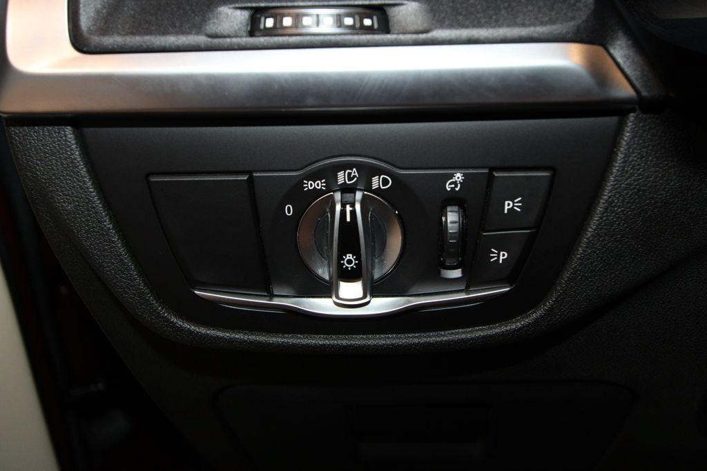 Used 2023 BMW X3 xDrive30i w/ Premium Package AWD/4WD image 11