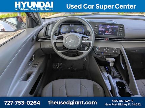 Used 2024 Hyundai Elantra SE FWD image 16
