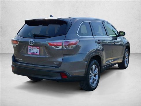 Used 2015 Toyota Highlander XLE FWD image 5