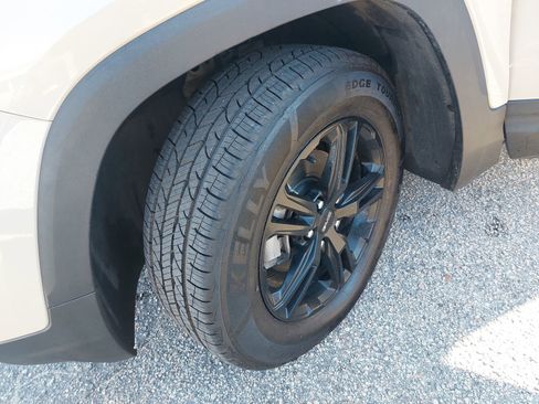 Used 2022 GMC Terrain AT4 image 32