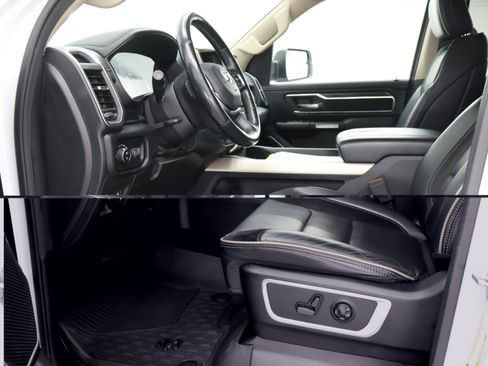 Used 2019 RAM 1500 Laramie AWD/4WD image 8
