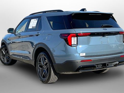 Used 2025 Ford Explorer ST-Line w/ Premium Package image 10