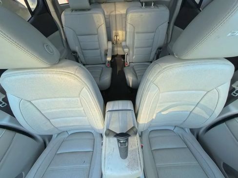 Used 2018 GMC Acadia Denali w/ Technology Package FWD image 26
