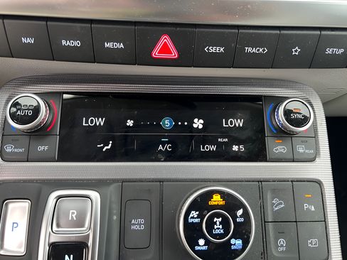 Certified 2024 Hyundai Palisade Calligraphy AWD/4WD image 30