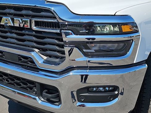 Used 2025 RAM 2500 Big Horn AWD/4WD image 35