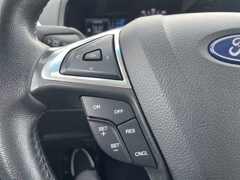 Used 2024 Ford Edge Titanium image 20