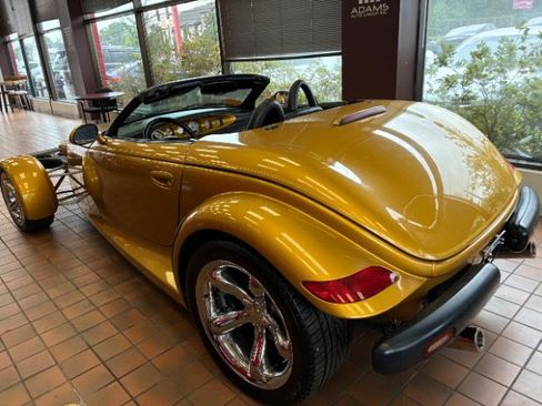 Used 2002 Chrysler Prowler RWD image 9