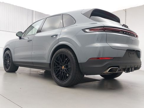 Certified 2026 Porsche Cayenne AWD/4WD image 3