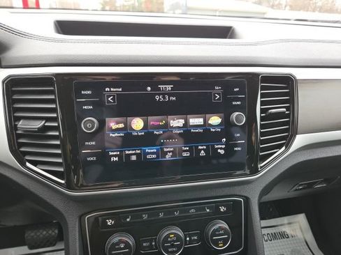 Used 2023 Volkswagen Atlas SE image 18