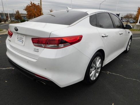 Used 2018 Kia Optima LX w/ 17" Alloy Wheels Package image 3