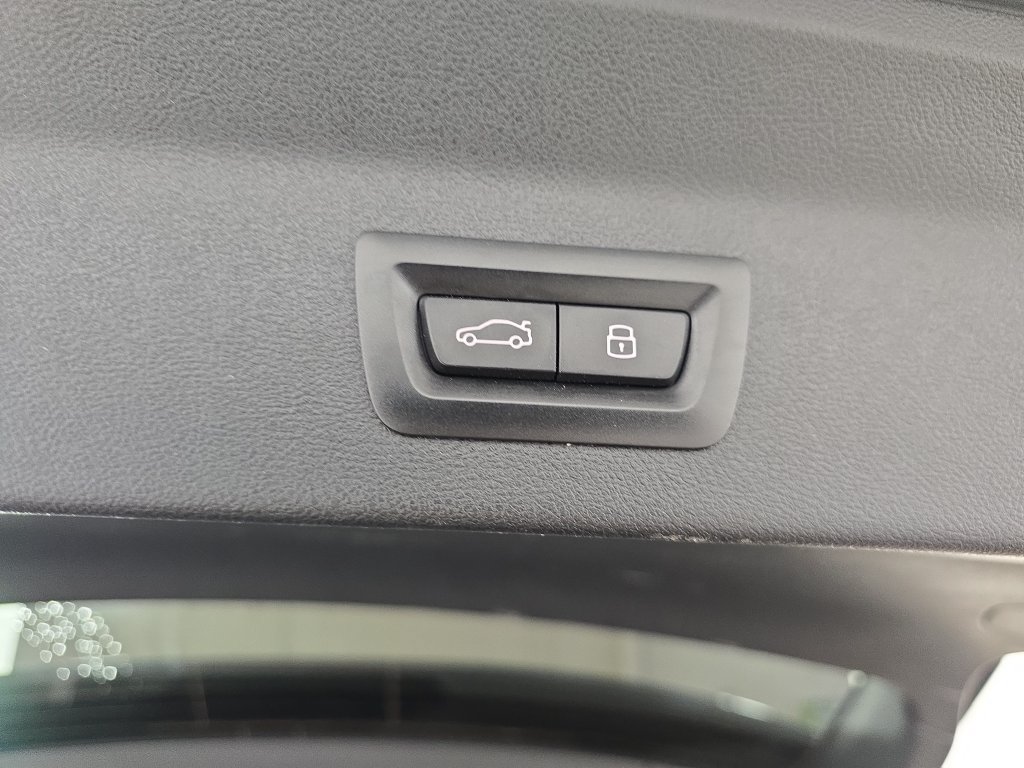 Used 2023 BMW X3 sDrive30i w/ Convenience Package RWD image 16