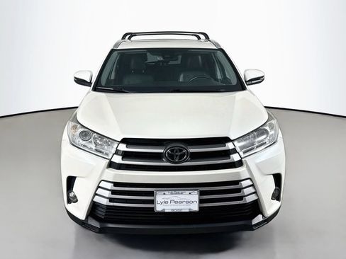 Used 2019 Toyota Highlander XLE AWD/4WD image 6