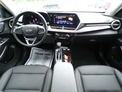 Used 2025 Chevrolet Trax ACTIV w/ Driver Confidence Package FWD image 19