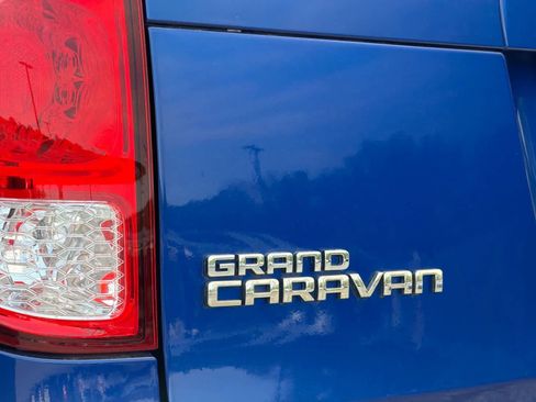 Used 2019 Dodge Grand Caravan SE FWD image 13