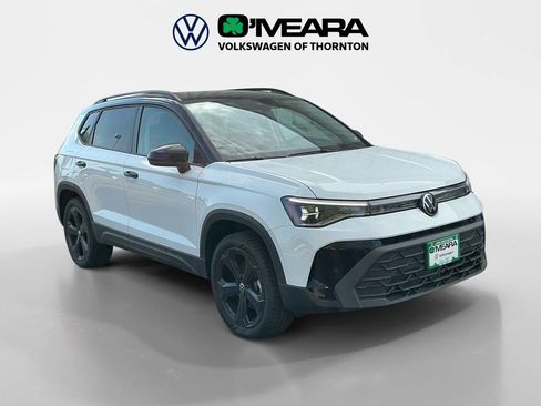 Used 2025 Volkswagen Taos SE AWD/4WD image 7