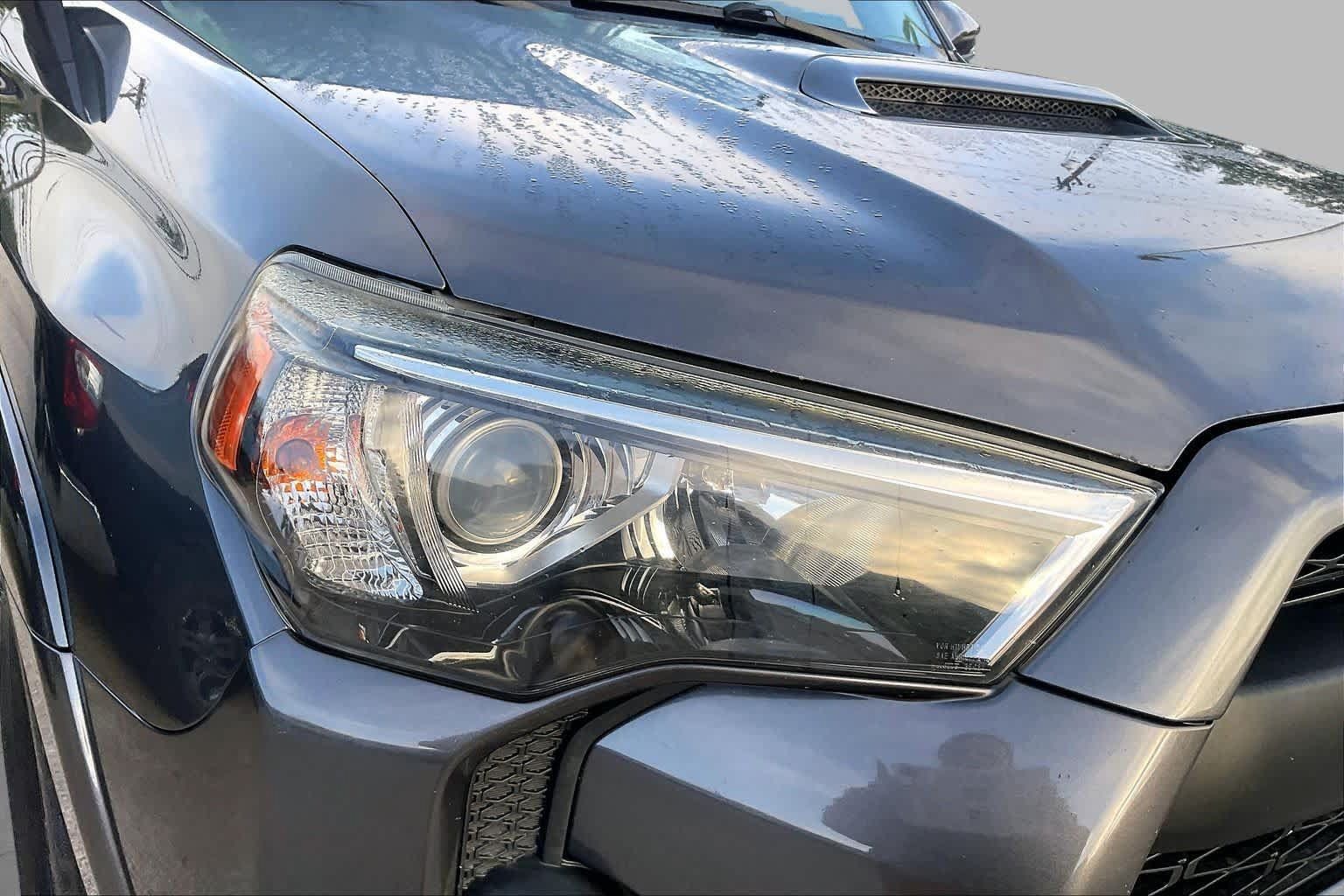 Used 2018 Toyota 4Runner TRD Off-Road Premium AWD/4WD image 28