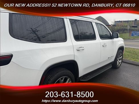 Used 2022 Jeep Wagoneer Series II AWD/4WD image 6