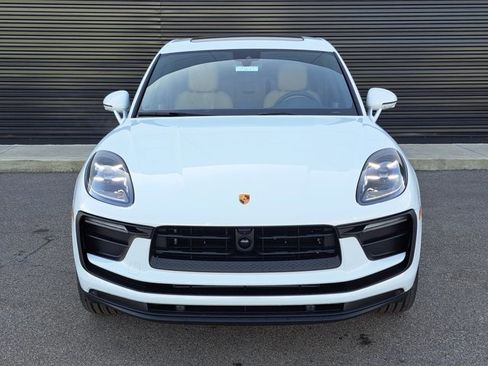 Used 2026 Porsche Macan AWD/4WD image 10